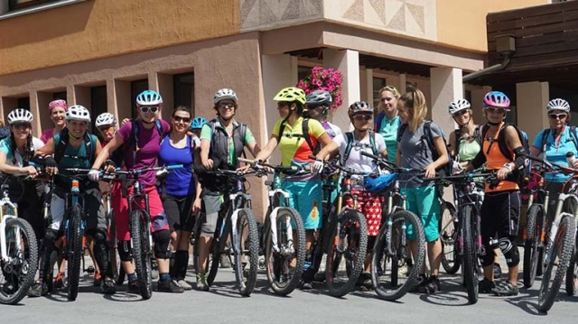 Ein gemeinsamer Bike-Ausflug von Bikerinnen für Bikerinnen organisiert